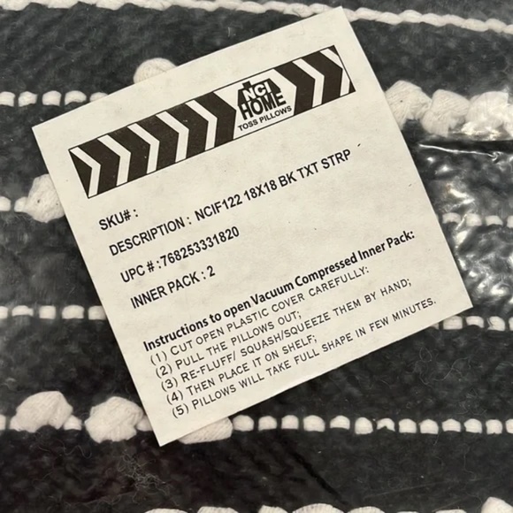 5th & Noble 2pc decorative toss pillow set (black/white) - NWT! - Picture 3 of 14